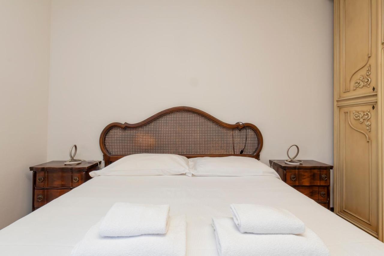 I Host Apartment - Ande 12 Milan Bagian luar foto
